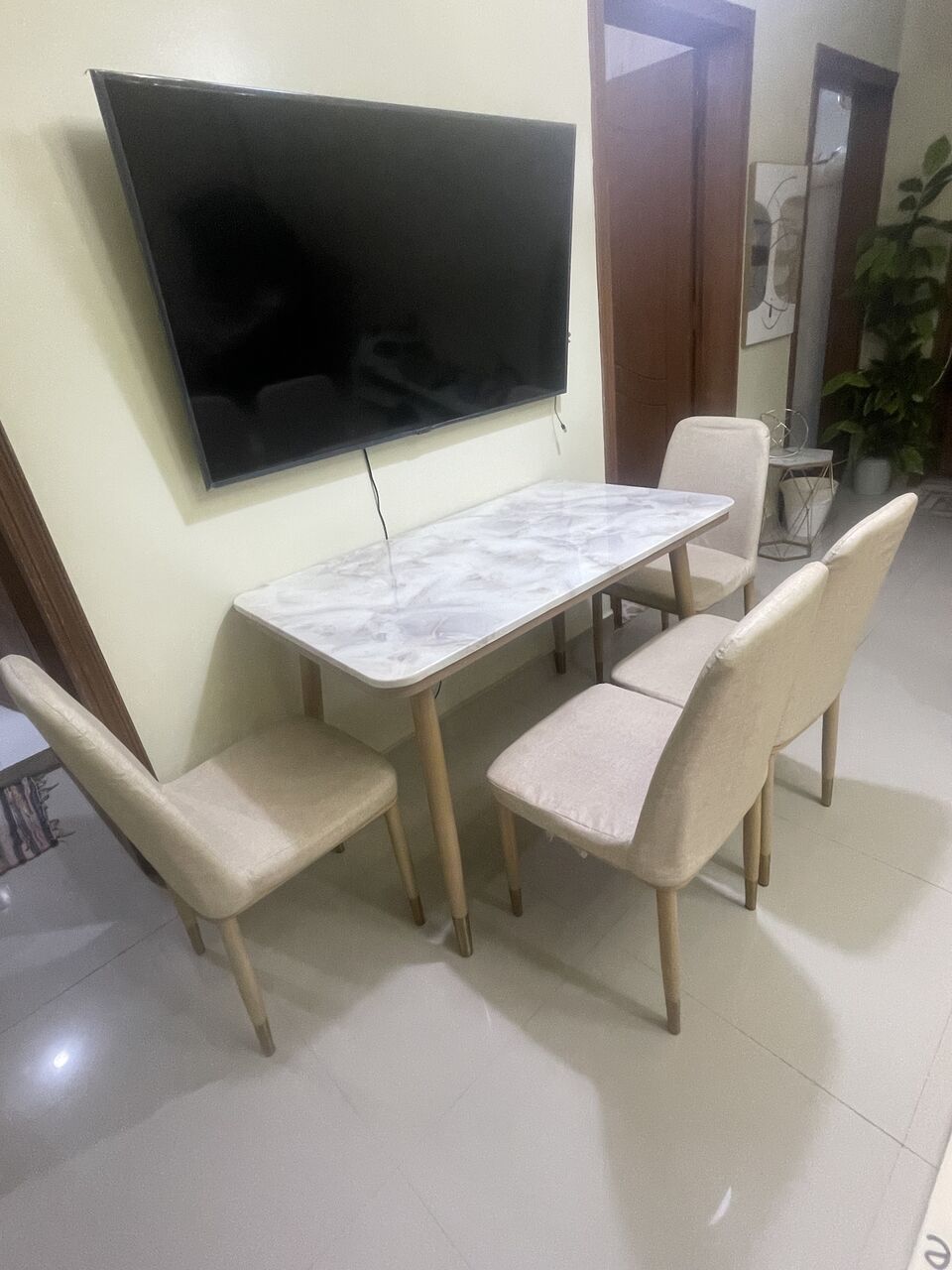 Olaya, Furniture, SAR 500,  Selling Dining Table Just Like New