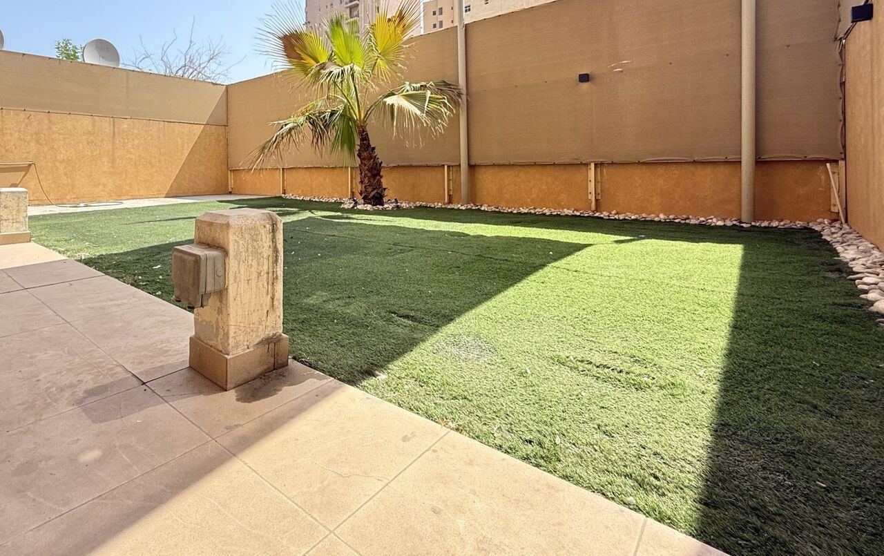 Fintas, Apartments, Flats, Houses & Villas, KWD 1000/month,  4 BR,  Fintas &ndash; Great, Unfurnished Four Bedroom Compound Villa