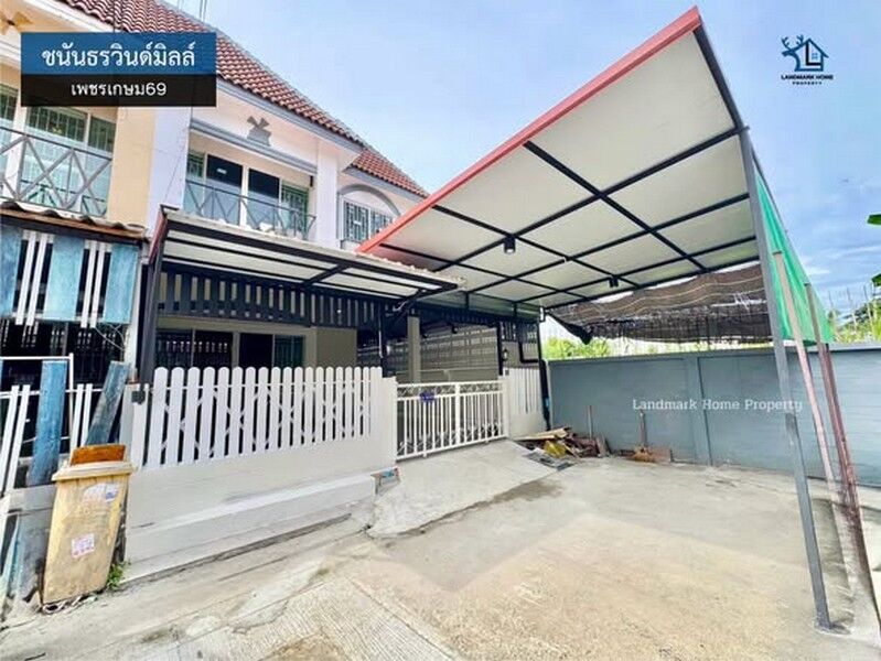 Bangkok, Real Estate For Sale, THB 2900000,  3 BR,  27 Sq. Feet,  LM26-0166 ขายทาวน์เฮ้าส์ 2 ชั้น หลังมุม มบ.ชน