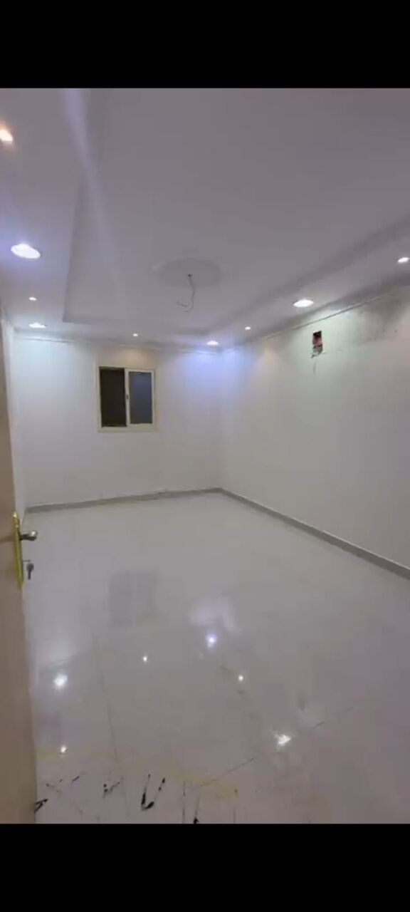Al Naseem, Apartments, Flats, Houses & Villas, SAR 28000/year,  3 BR,  Family Apartment First Floor With Large 3 Beadrooms 2 Bath Kitchen Hall