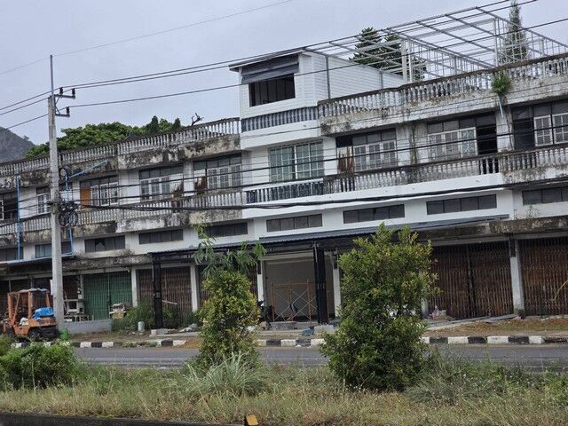 Bangkok, Real Estate For Sale, THB 3500000,  3 BR,  22 Sq. Feet,  ขายด่วน! อาคารพาณิชย์ติดถนนเพชรเก