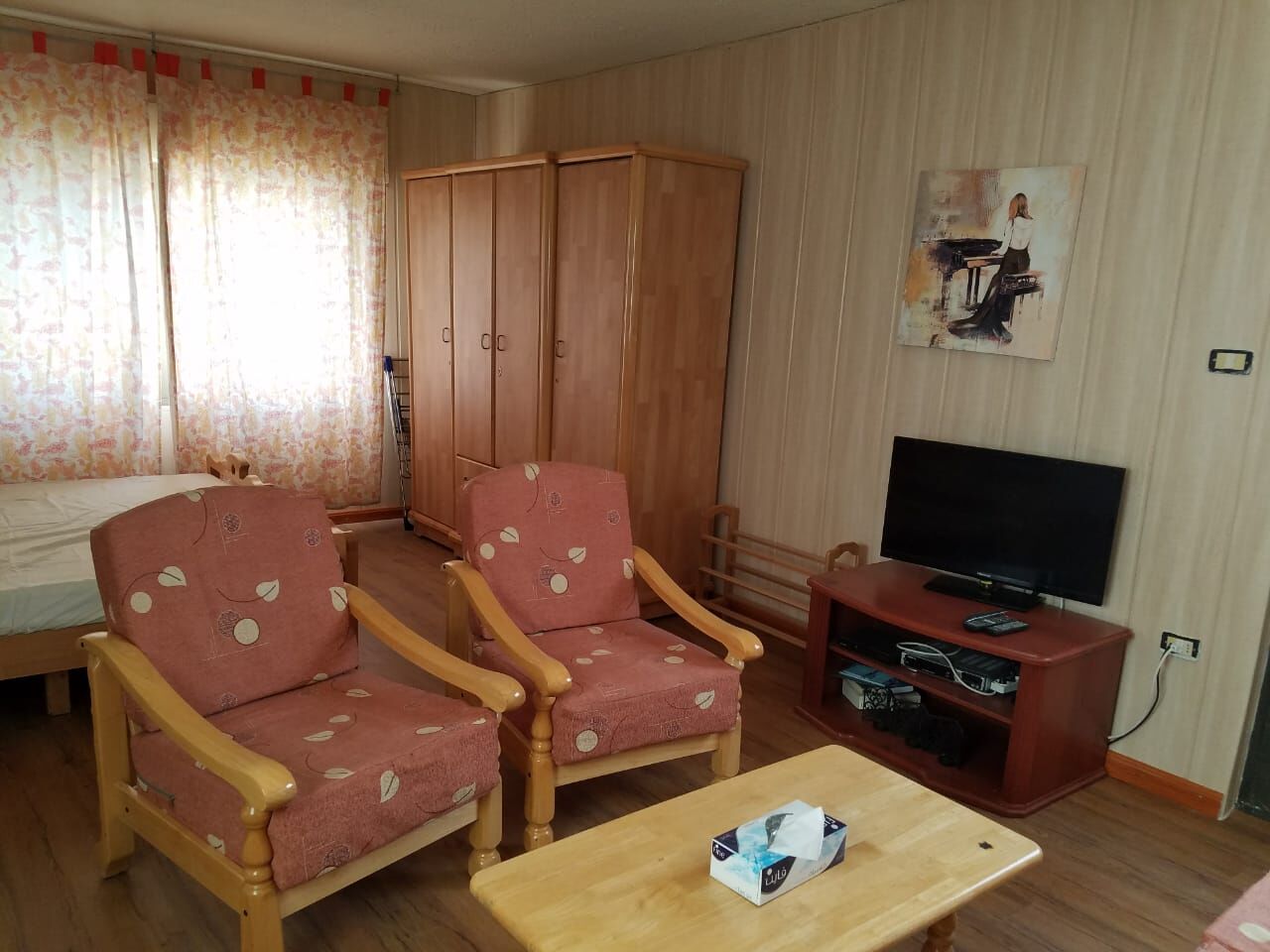 Amman, Apartments, Flats, Houses & Villas, JOD 350/month,  Furnished,  1 BR,  70 Sq. Meter,  Furnished One-bedroom Apt With An Overlooking Terrace, Shmeisani