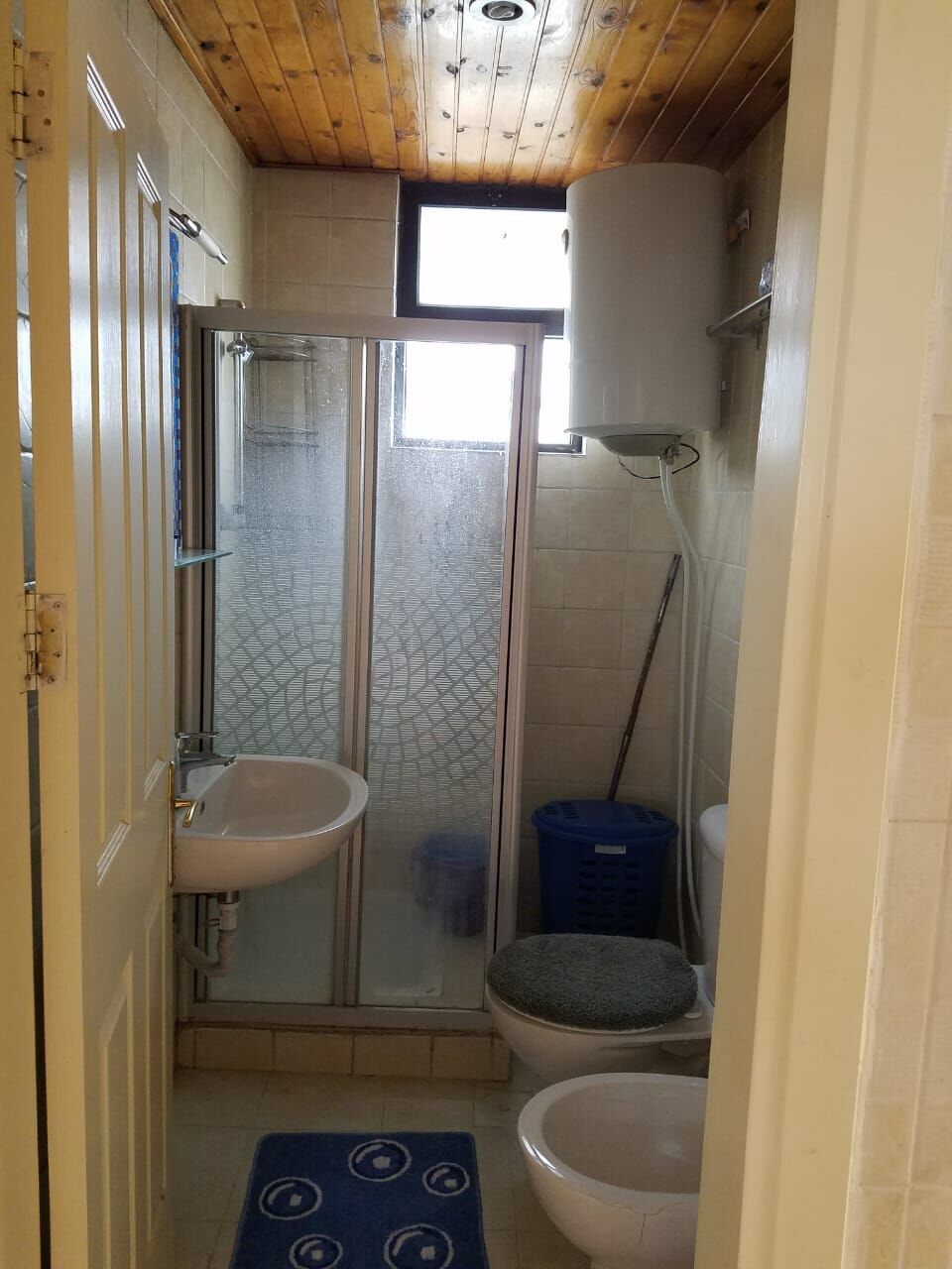 Amman, Apartments, Flats, Houses & Villas, JOD 350/month,  Furnished,  1 BR,  70 Sq. Meter,  Furnished One-bedroom Apt With An Overlooking Terrace, Shmeisani