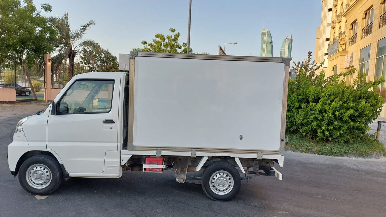 Manama, Vehicles, Cars & Trucks , BHD 2850,  Cmc Super Veryca Chiller Freazar Cargo Van Well Mantaine,  2021,  Manual,  180000 KM,