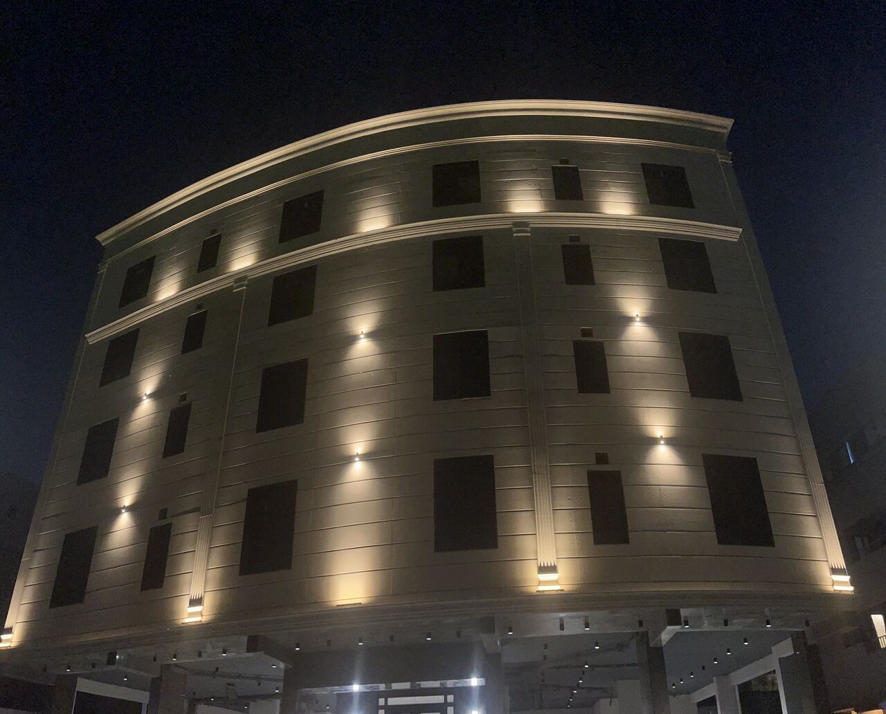 Al Sharafeyah, Rooms for Rent, Ladies Room Available