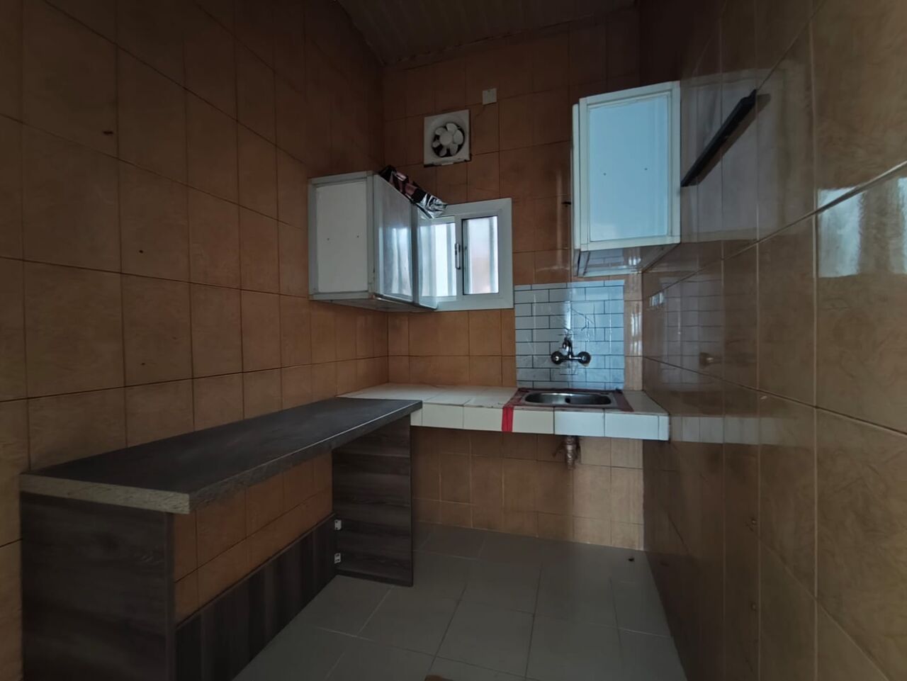 Salmaniya, Apartments, Flats, Houses & Villas, BHD 130/year,  1 BR,  Salmaniya:- Groundfloor 1Bhk Unfurnished Flat On Rent..