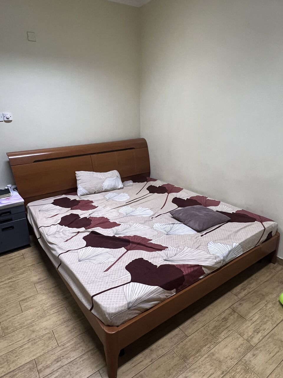 Juffair, Household Items, BHD 25,  Wooden Bed With Mattress  (king Size)