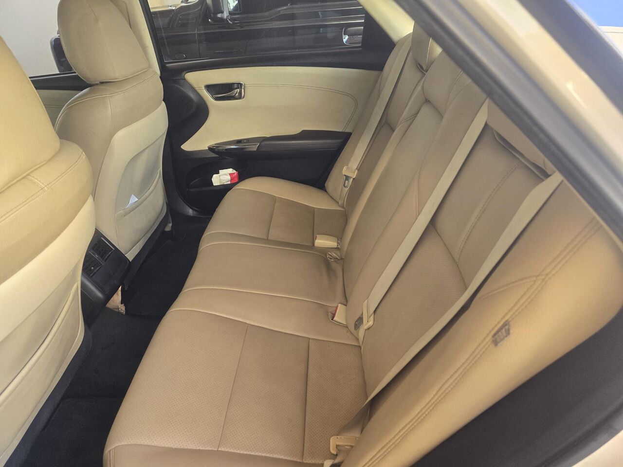 Manama, Vehicles, Cars & Trucks , BHD 4800,  Toyota Avalon Limited,  2014,  Automatic,  188000 KM,