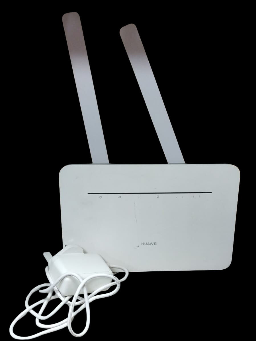 Riyadh, Electronics, SAR 150,  Huawei 4G LTE WiFi Router With External Antennas &ndash; Used, Good Condition