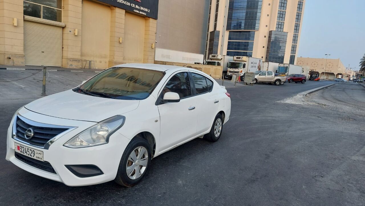 Manama, Vehicles, Cars & Trucks , BHD 1850,  Nissan Sunny 1.5 L Automattic Very Good Condation,  2017,  Automatic,  300000 KM,   Expect Leaving