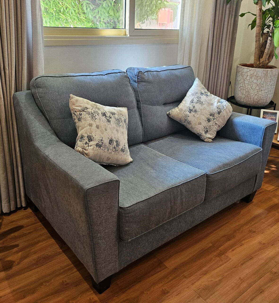Khobar, Furniture, SAR 1800,  كنب اشلي منجد جديد اسفنج مطلق درجة اول. Sofa Newley Upolst