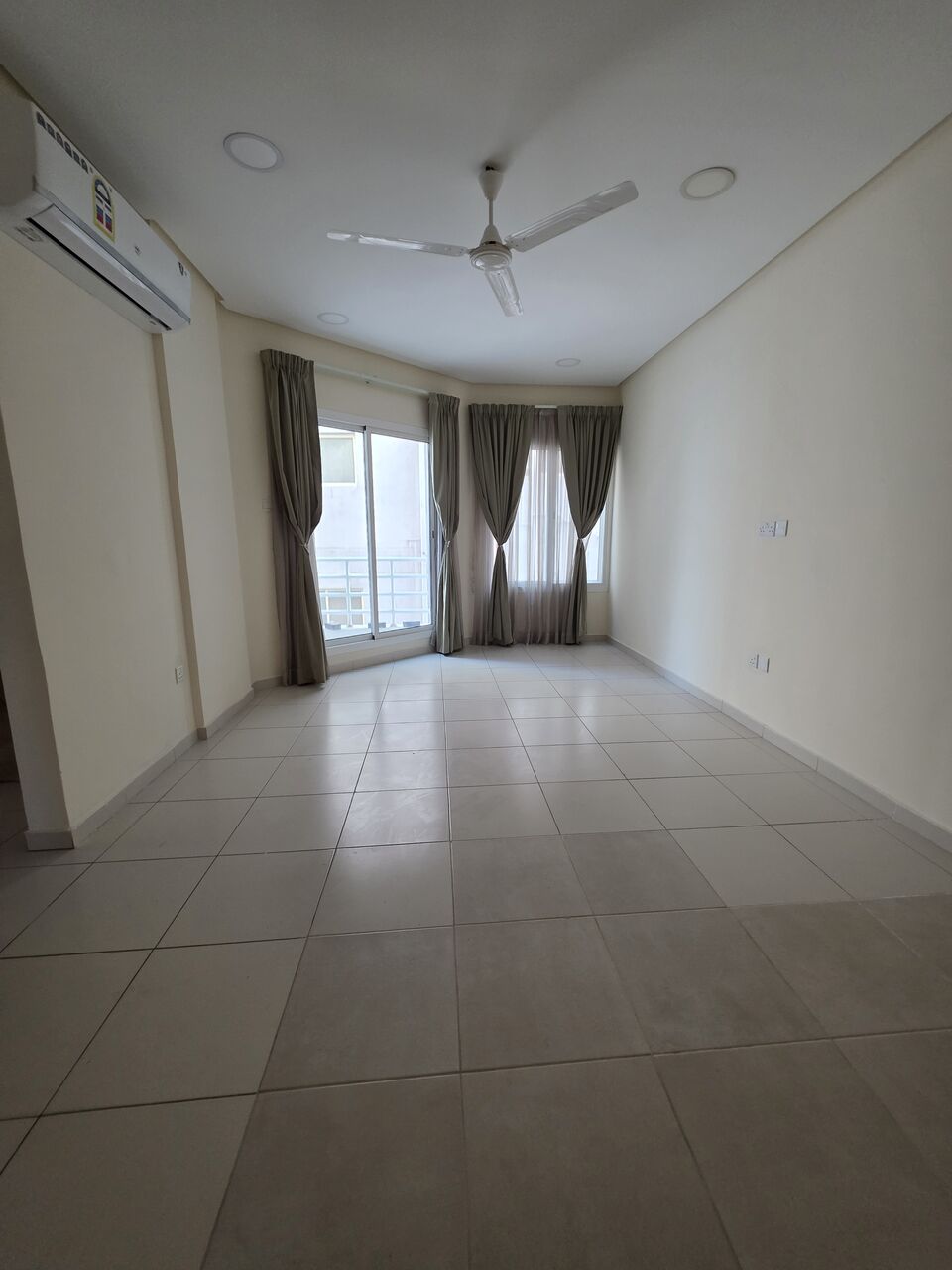 Hidd, Apartments, Flats, Houses & Villas, BHD 230/month,  2 BR,  @2BATHROOM Hall Kitchen With Electricity Car Parking Balcony