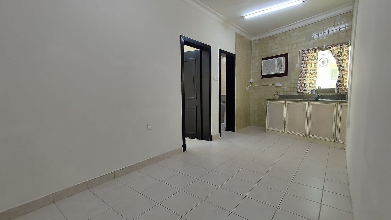 Manama, Apartments, Flats, Houses & Villas, BHD 180/year,  1 BR,  Um Al Hassam:- 1Bhk Flat On Rent With Unlimited Ewa & Ac..