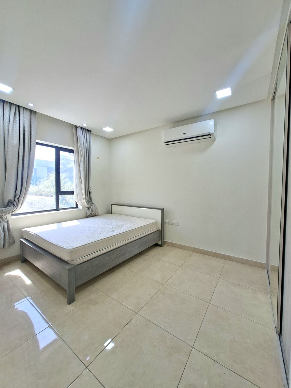 Adliya, Apartments, Flats, Houses & Villas, BHD 330/month,  Furnished,  2 BR,  New Fully Furnished 2 BHK With Unlimited  Ewa In Adliya,Parking,WiFi,Neat Flat@ 35547951
