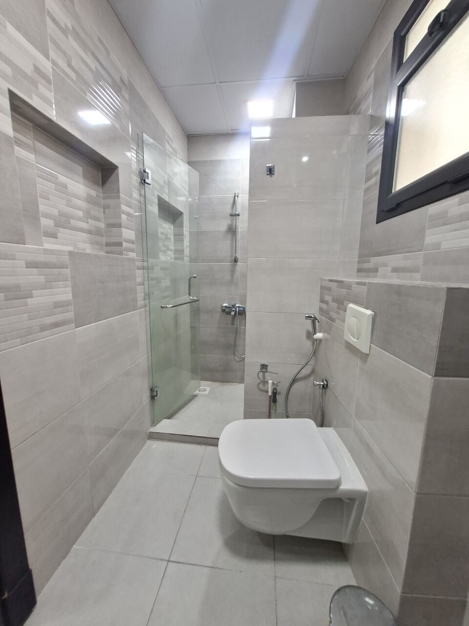 Adliya, Apartments, Flats, Houses & Villas, BHD 330/month,  Furnished,  2 BR,  New Fully Furnished 2 BHK With Unlimited  Ewa In Adliya,Parking,WiFi,Neat Flat@ 35547951