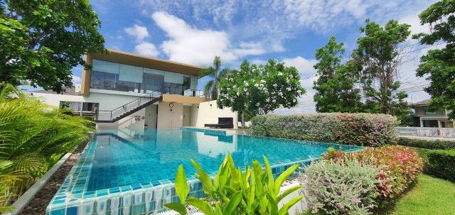 Bangkok, Real Estate For Sale, THB 4800000,  4 BR,  68 Sq. Feet,  San Kamphaeng Zone, Special Price Only 4.8 Million # Beautiful Corner House | The House