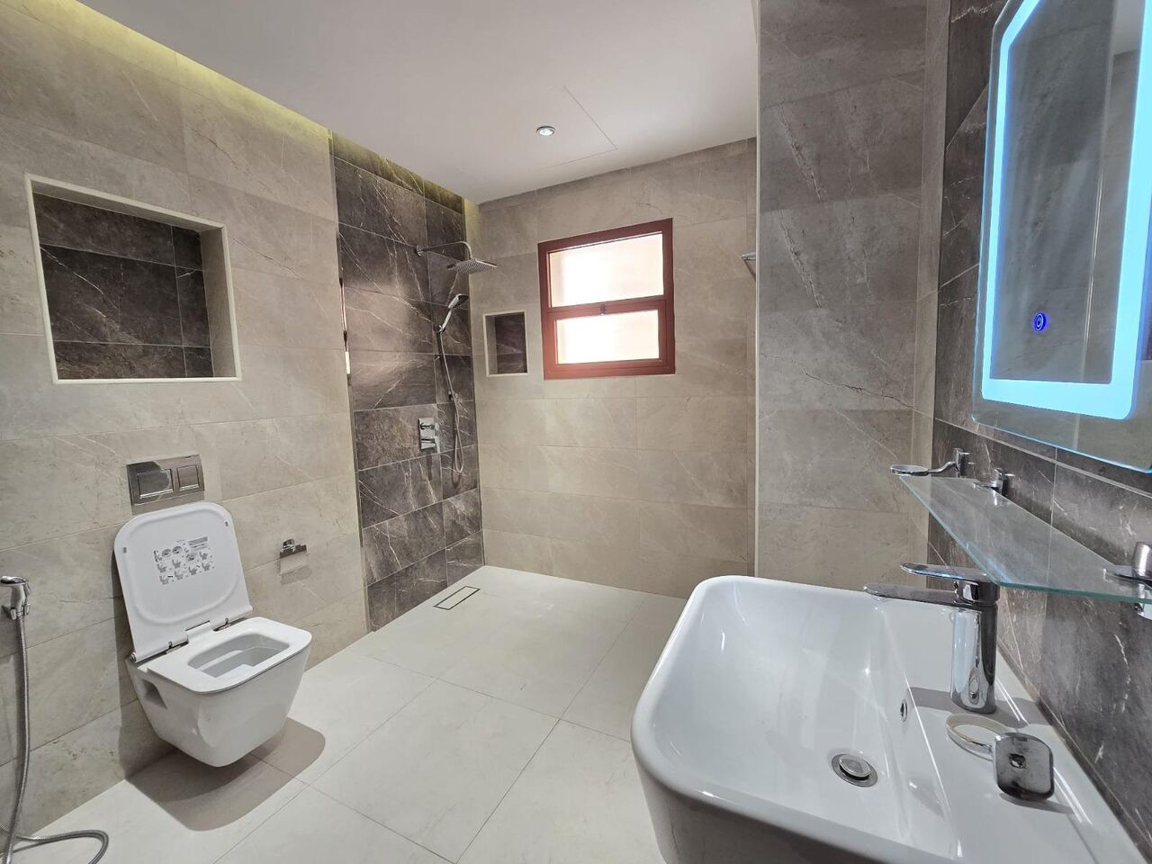 Juffair, Apartments, Flats, Houses & Villas, BHD 370/month,  Furnished,  2 BR,  105 Sq. Meter,  MODERN | 2 BEDROOMS | FAMILY | POOL | JUFFAIR