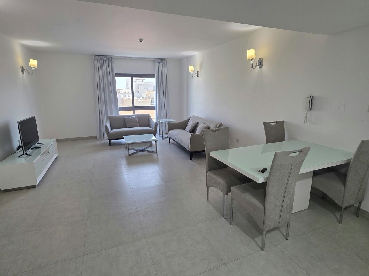 Juffair, Apartments, Flats, Houses & Villas, BHD 265/month,  1 BR,  Flat For Rent In Juffair With EWA