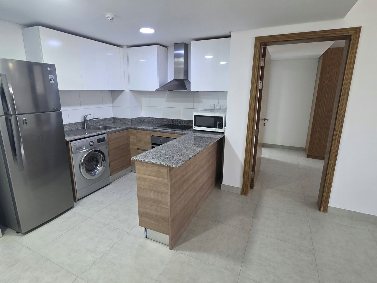 Juffair, Apartments, Flats, Houses & Villas, BHD 265/month,  1 BR,  Flat For Rent In Juffair With EWA