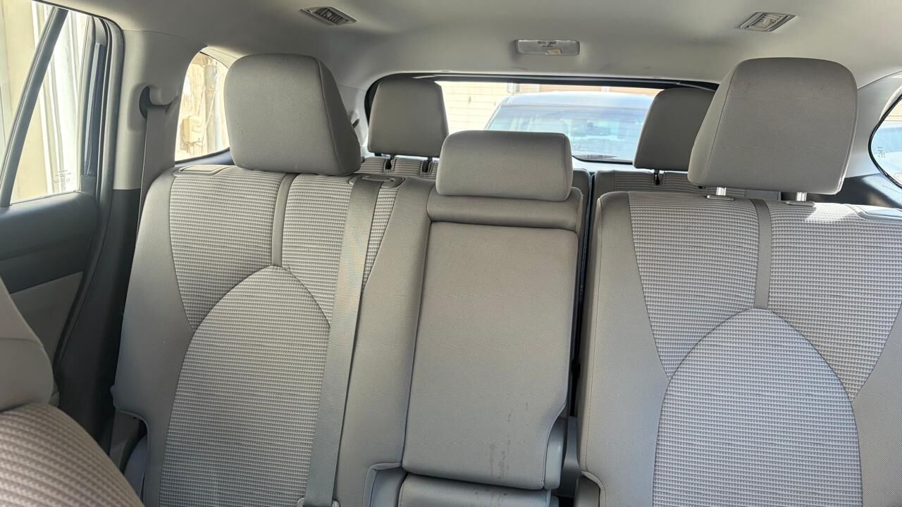 Riyadh, Vehicles, Cars & Trucks , SAR 111,  Toyota Highlander 2022 Hybrid EV System,  2022,  Automatic,  94200 KM,  Toyota Highlander