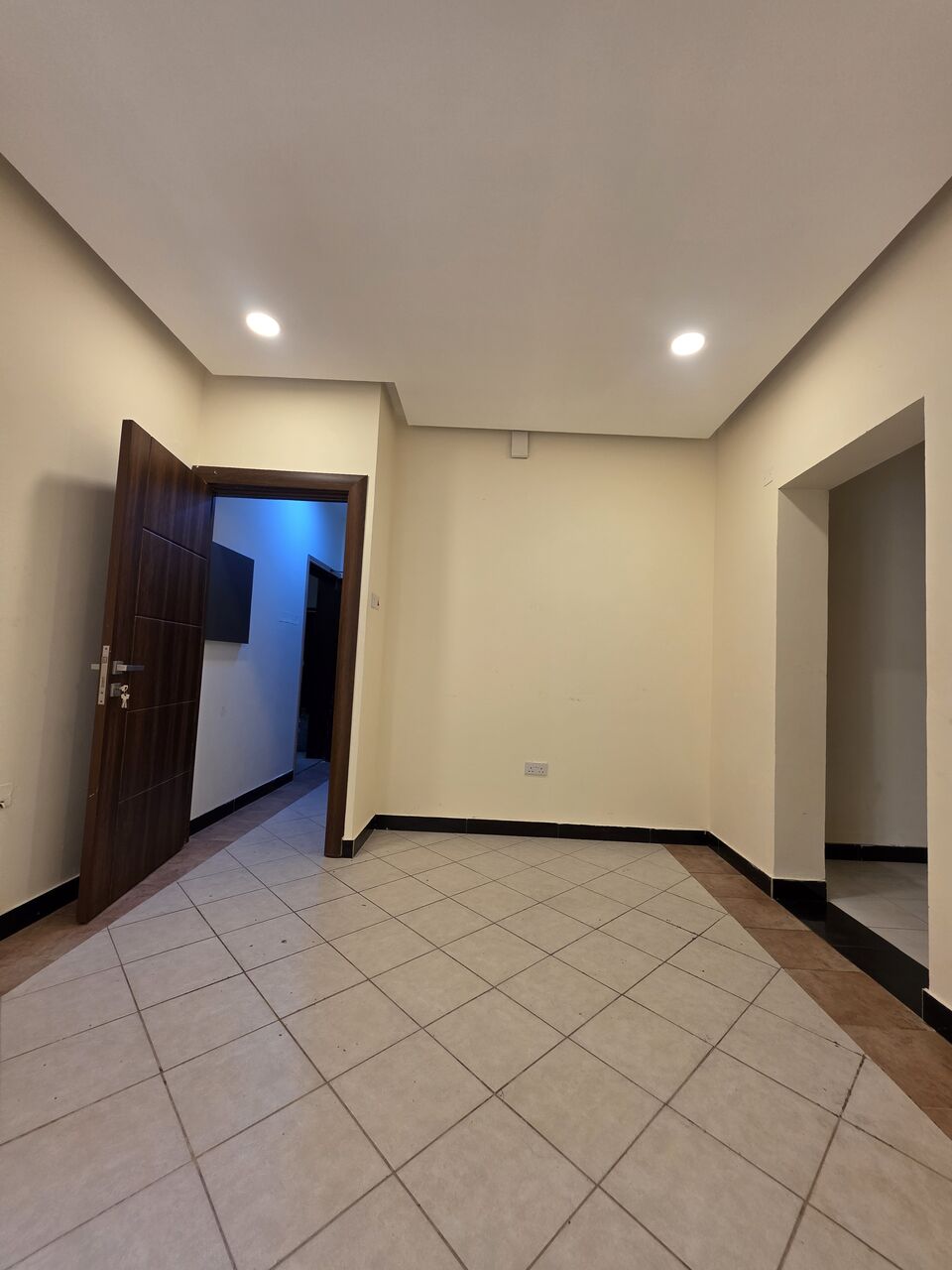 Hoora, Apartments, Flats, Houses & Villas, BHD 130/month,  Studio,  Paerking- Very Neet & Clean Semi Furnished Studio Flat With Ewa @130/BD In Hoora