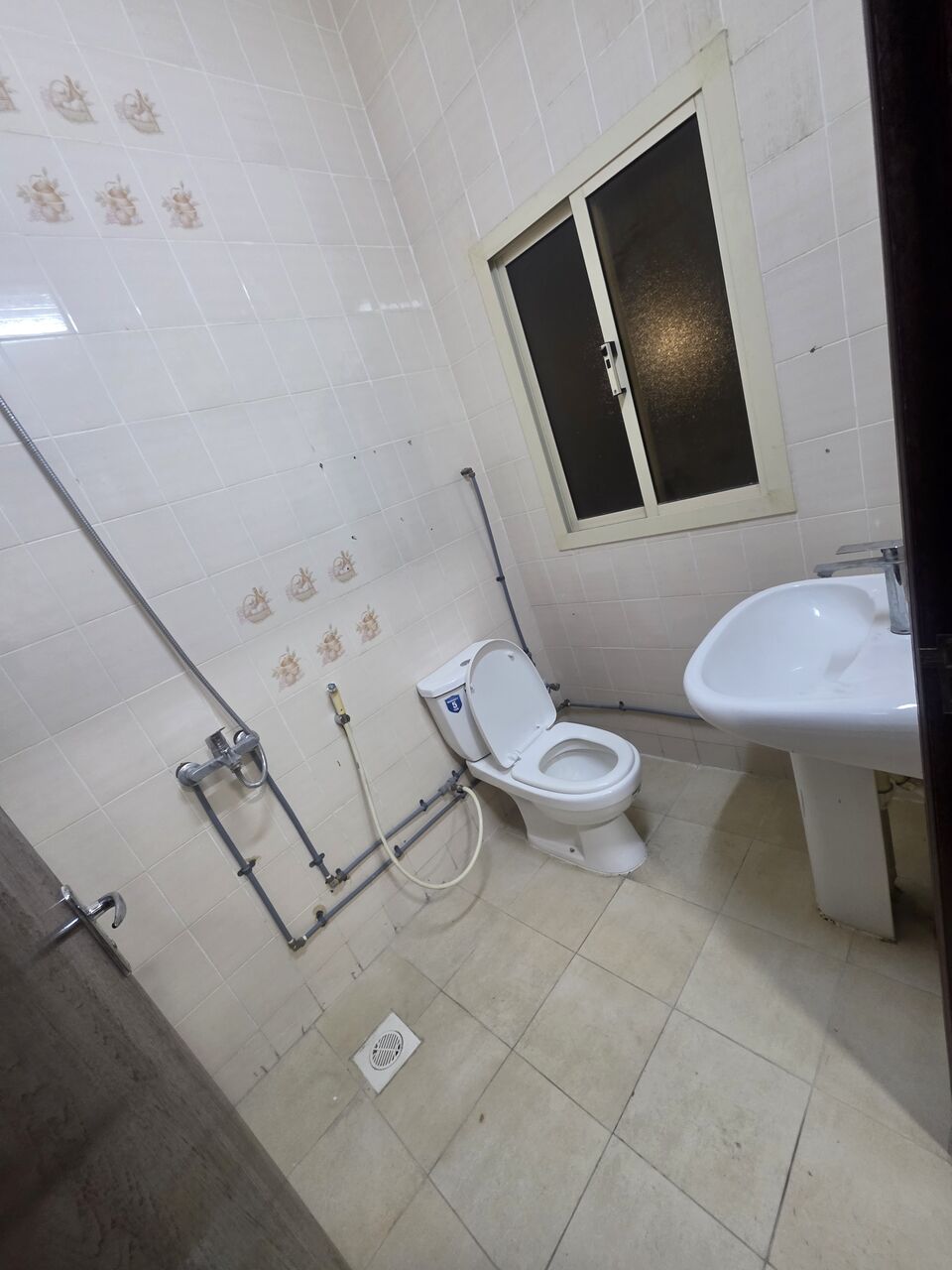 Gudaibiya, Apartments, Flats, Houses & Villas, BHD 190/month,  Furnished,  1 BR,  - Fully Furnished 1 BHK Flat With Unlimited Ewa @190/BD In Gudaibiya