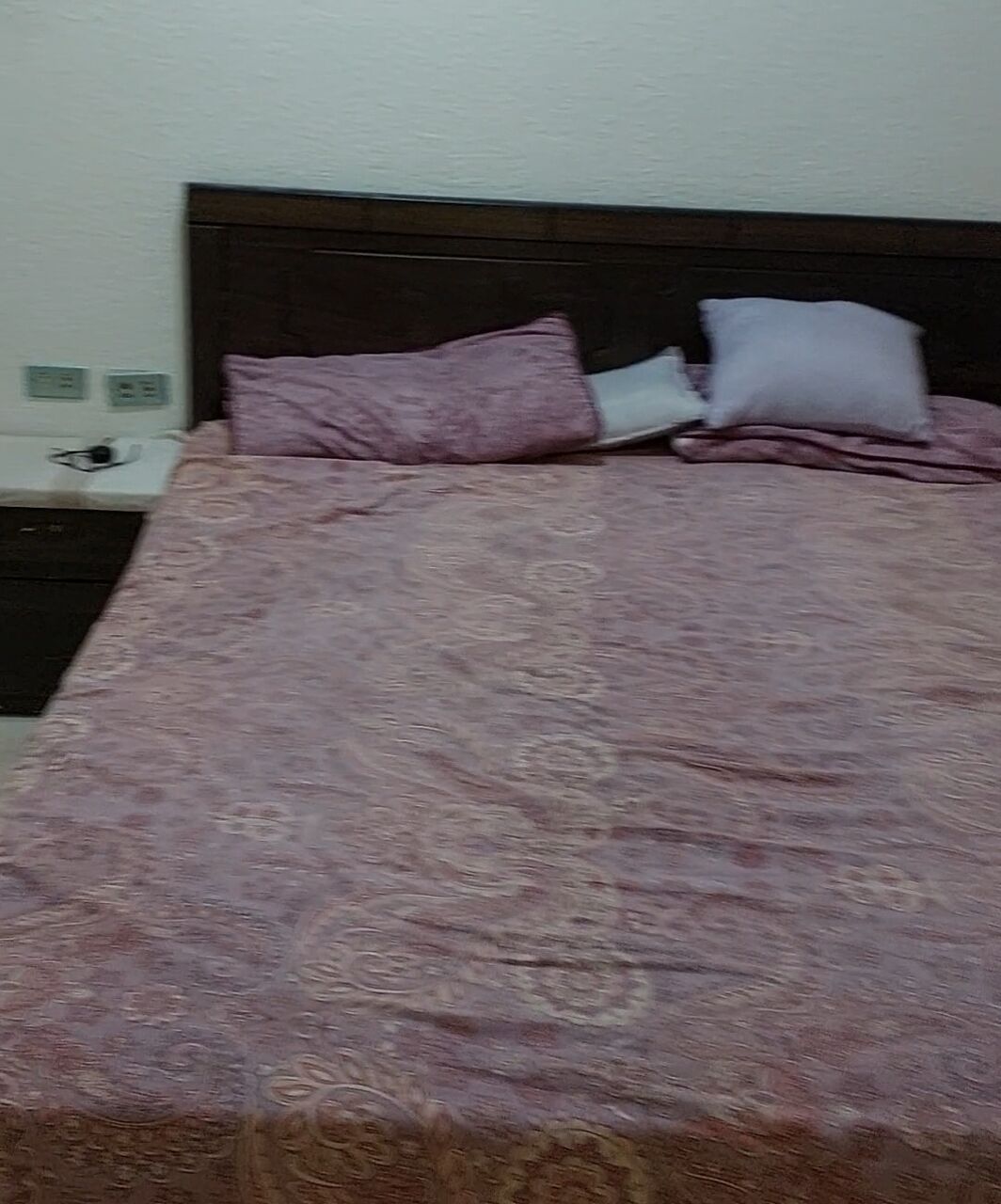 Jeddah, Household Items, SAR 450,  King Size Bed With Matress And 2 Side Tables
