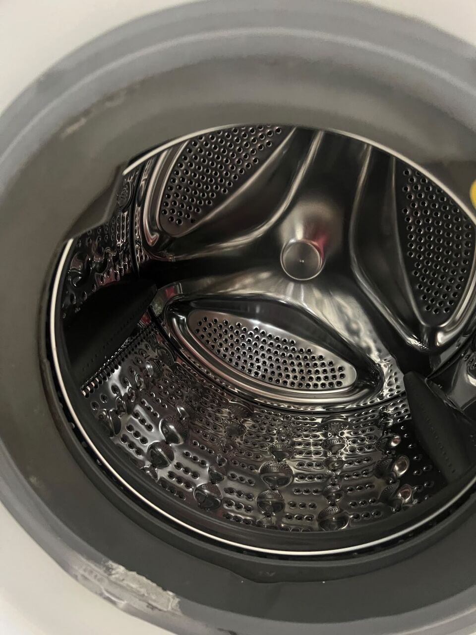 Al Adama, Appliances, SAR 400,  Full Automatic L.G Front Loading Washing Machine 5kg For 400 Riyal