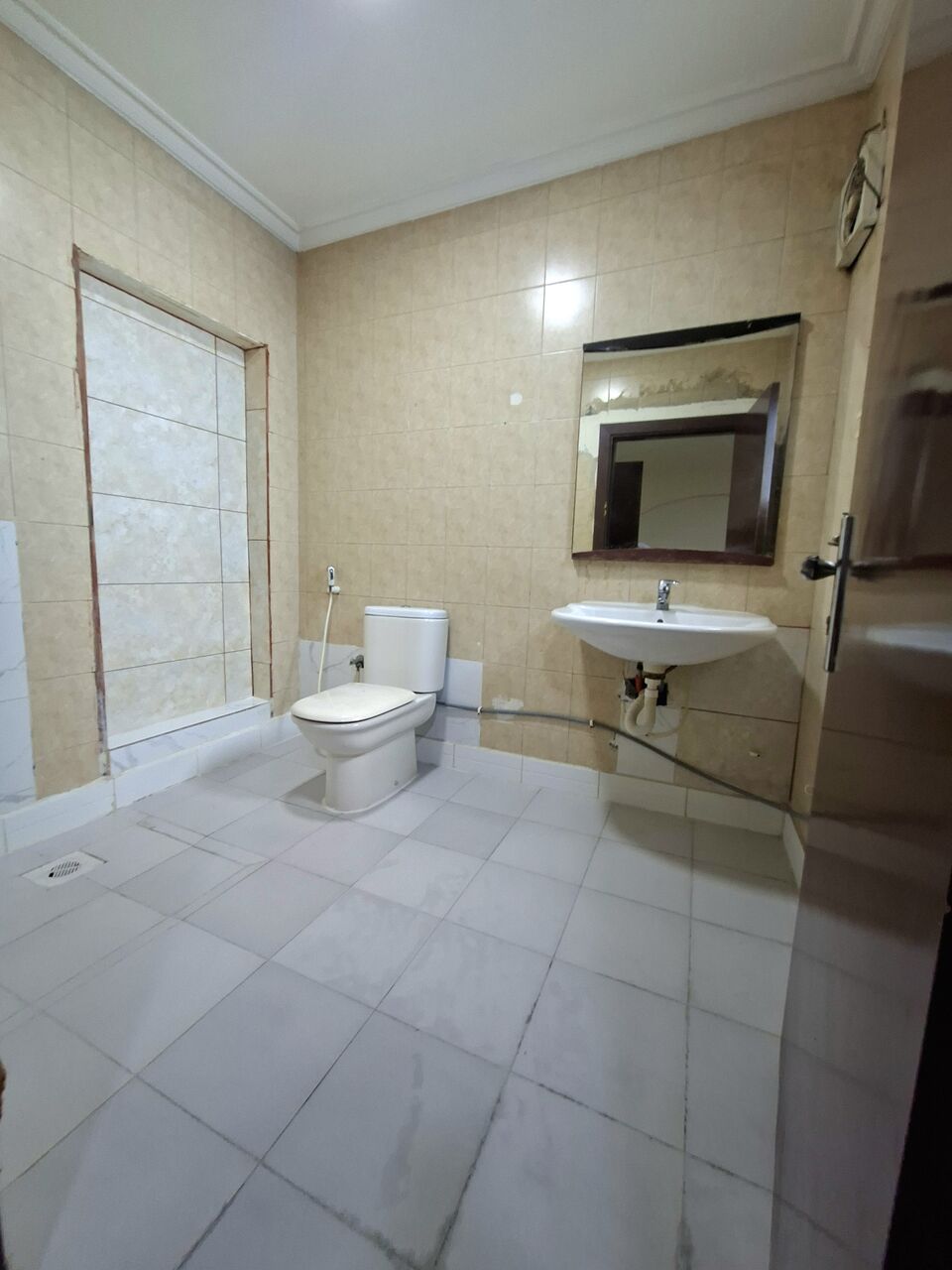 Juffair, Apartments, Flats, Houses & Villas, BHD 160/month,  Furnished,  Studio,  Furnished Studio Flat With Unlimited Ewa In Juffair,Lift,Neat Flat@ 35547951