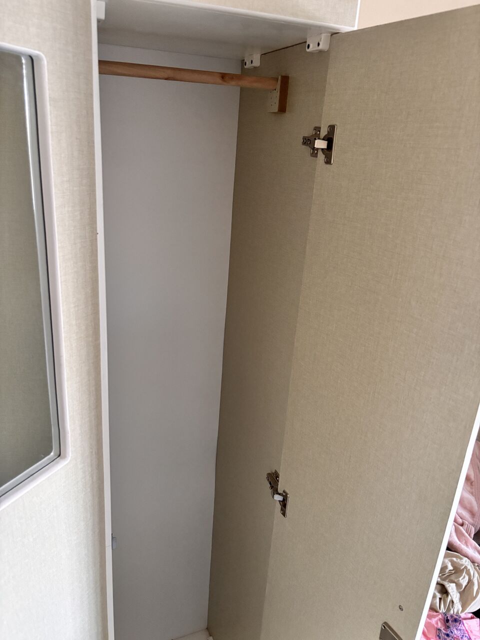 Dammam, Furniture, SAR 400,  Wardrobe With 3 Door And Mirror In Good Condition