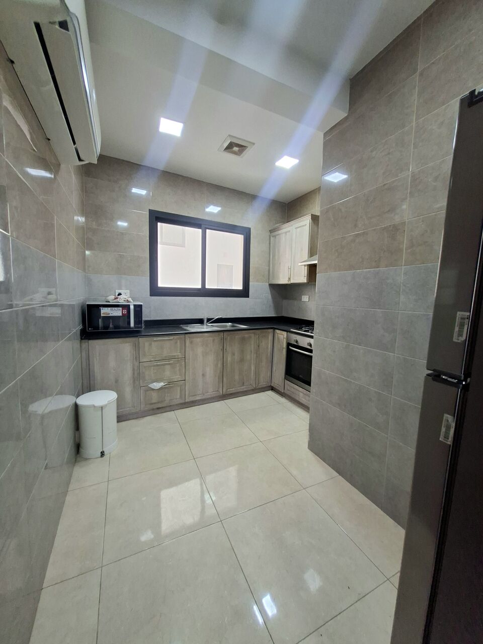 Adliya, Apartments, Flats, Houses & Villas, BHD 325/month,  Furnished,  2 BR,  Fully  Furnished Family 2BHK With Unlimited Ewa In Adliya,WiFi,Neat & Clean Flat@ 35547951