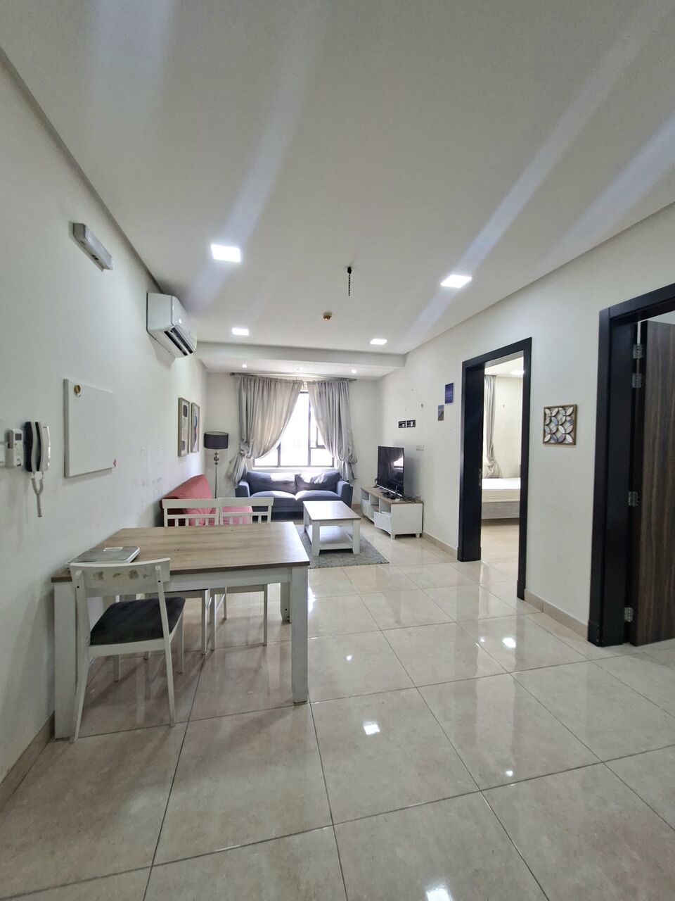 Adliya, Apartments, Flats, Houses & Villas, BHD 325/month,  Furnished,  2 BR,  Fully  Furnished Family 2BHK With Unlimited Ewa In Adliya,WiFi,Neat & Clean Flat@ 35547951