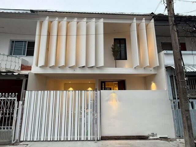 Bangkok, Villas, THB 5490000,  18 Sq. Feet,  HS 2063 ขายทาวน์เฮ้าส์ 2 ชั้น ย่านลาดพร้าว41 