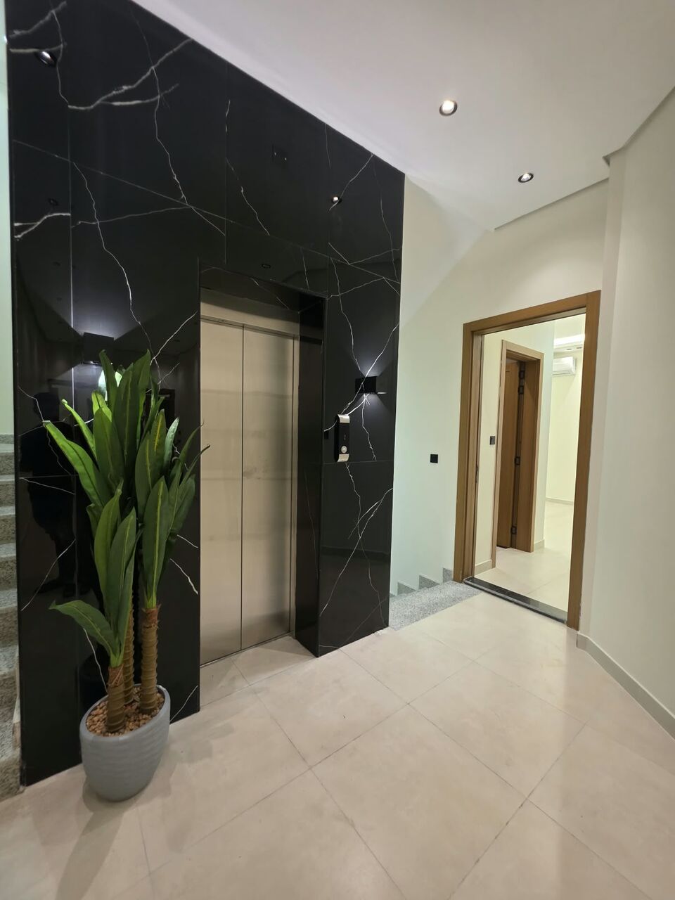 Khobar, Apartments, Flats, Houses & Villas, SAR 27600/year,  2 BR,  Consists Of:- 2 Bedrooms, A Living Room , 2 Bathrooms, And A Kitchen,   Fast Floor, Extern