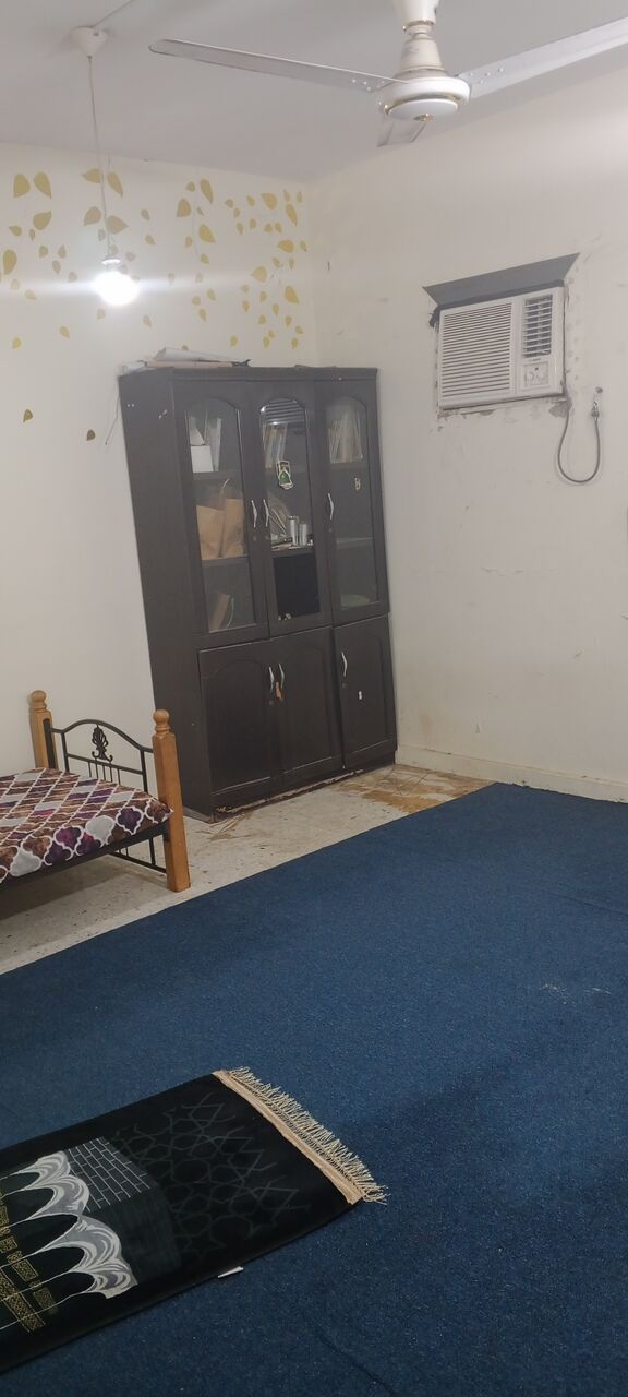 Jeddah, Rooms for Rent, SAR 800/month,  Furnished,  روم خالي ھے Signal Room With Bath Room Available