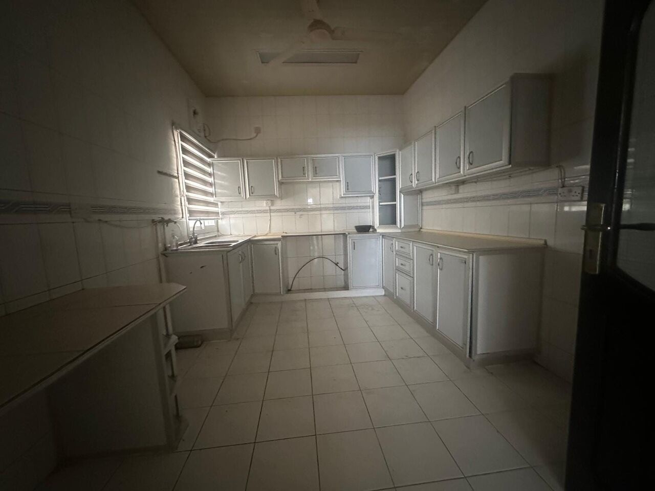 Gudaibiya, Apartments, Flats, Houses & Villas, BHD 240/month,  3 BR,  Gudaibiya:- Spacious 3Bhk Unfurnished Flat On Rent.