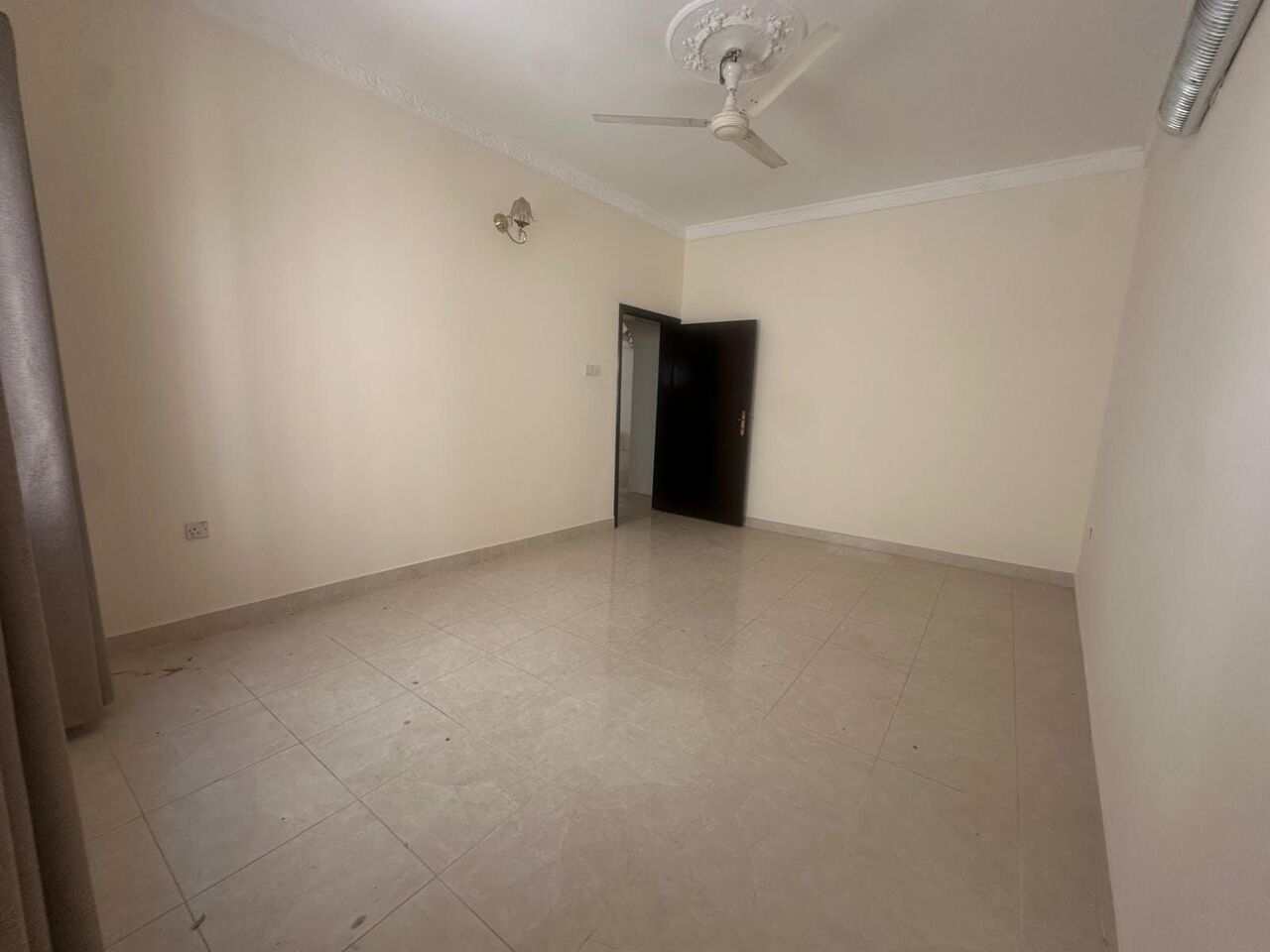 Gudaibiya, Apartments, Flats, Houses & Villas, BHD 240/month,  3 BR,  Gudaibiya:- Spacious 3Bhk Unfurnished Flat On Rent.