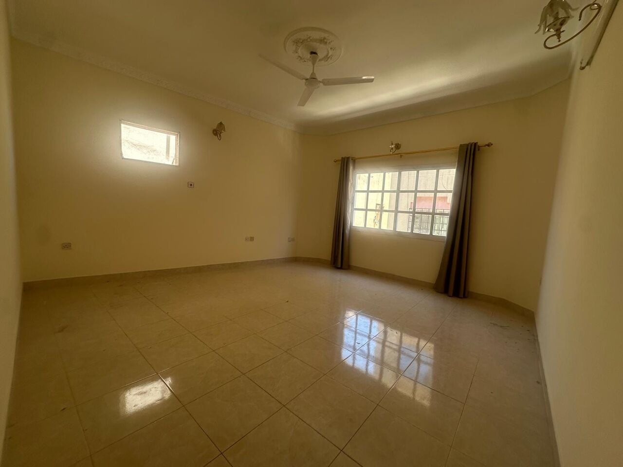 Gudaibiya, Apartments, Flats, Houses & Villas, BHD 240/month,  3 BR,  Gudaibiya:- Spacious 3Bhk Unfurnished Flat On Rent.