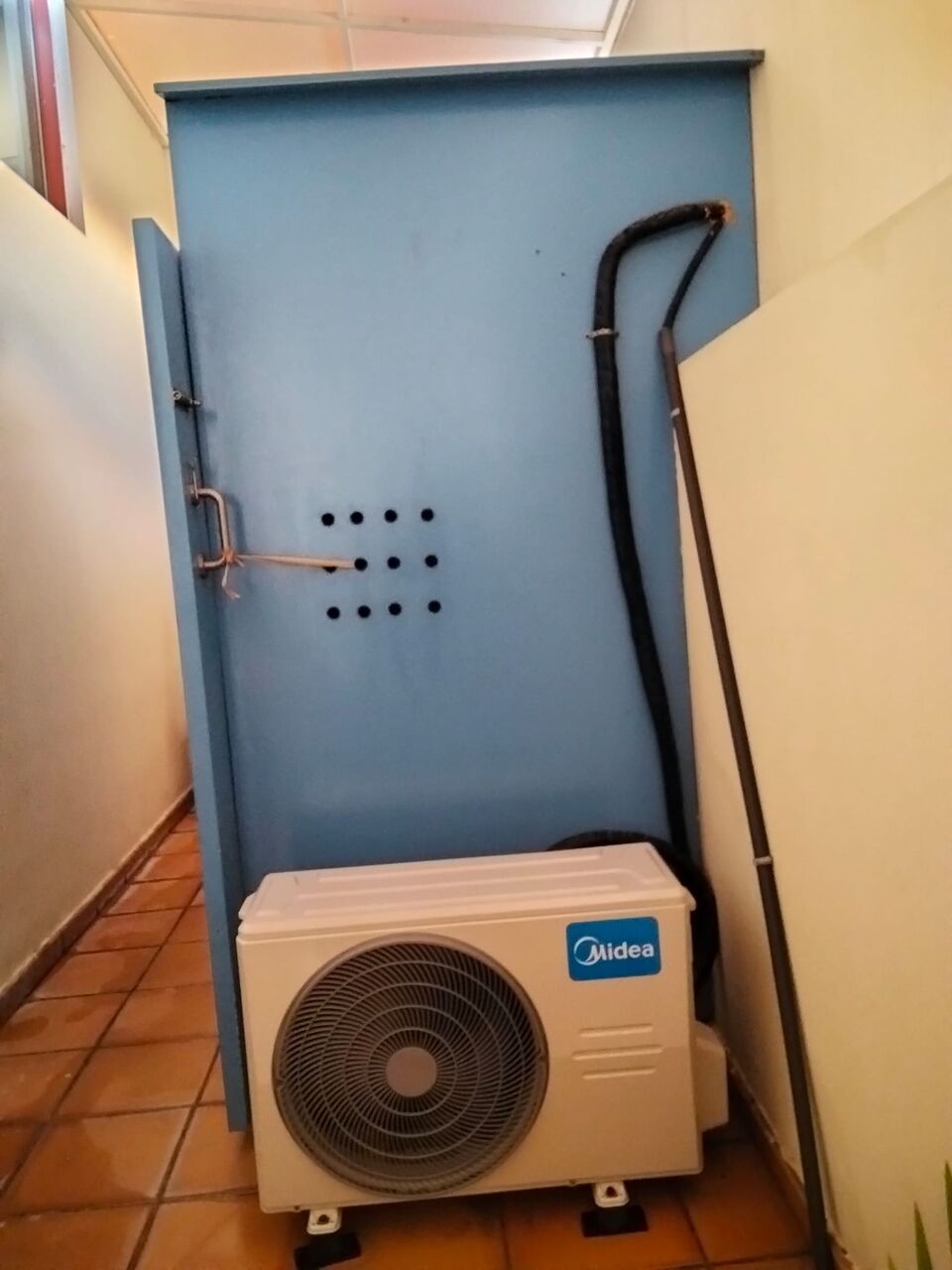 Saar, Household Items, BHD 250,  Luxury Dog House With Air Conditioner