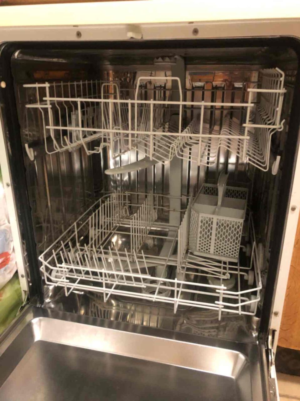 Manama, Appliances, BHD 25,  Dishwasher For Sale