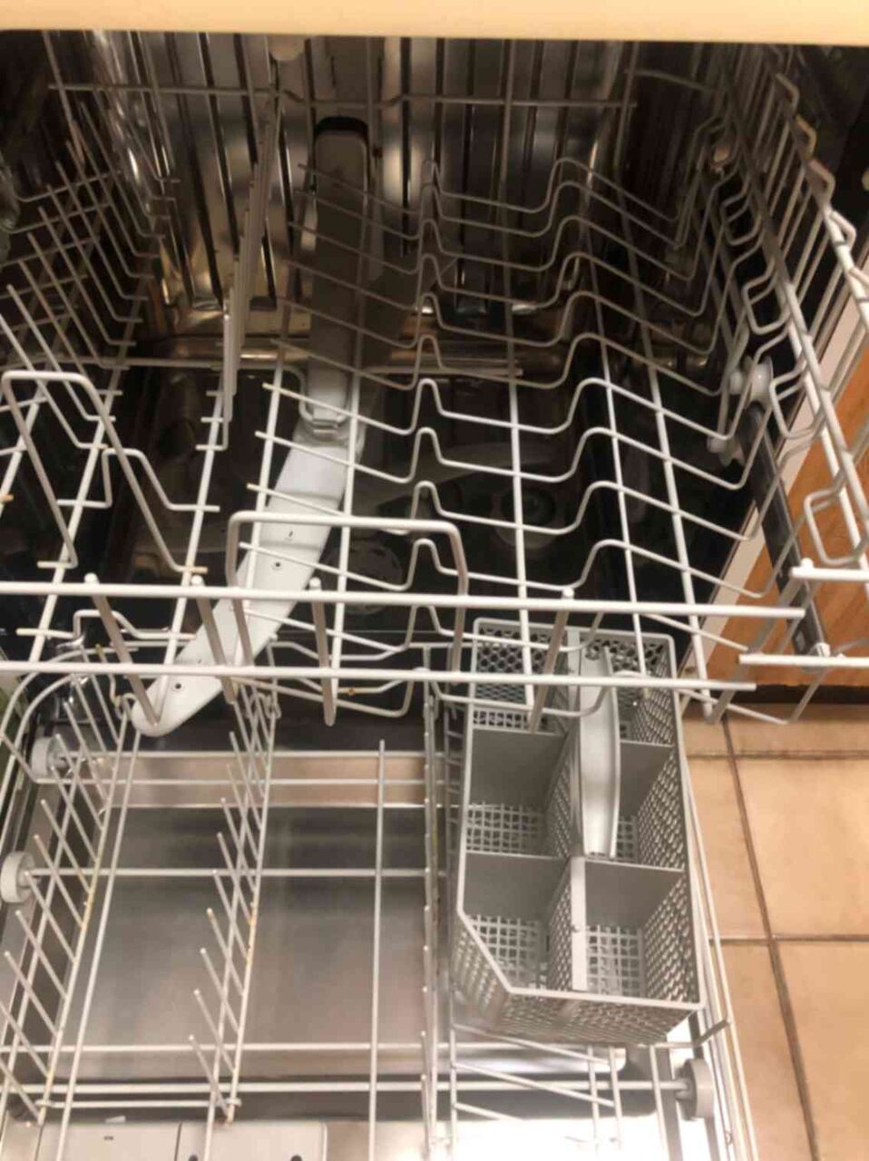 Manama, Appliances, BHD 25,  Dishwasher For Sale