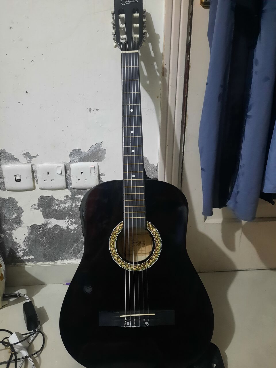 Jeddah, Collectibles, SAR 250,  Classical Guitar