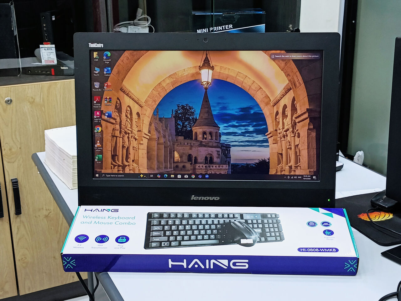 Riffa, Computers, BHD 48,  Lenovo All-in-One  I7  4GB/256GB SSD 20&rsquo;&rsquo;FHD Free Wireless Keyboard & Mouse 48BD Only