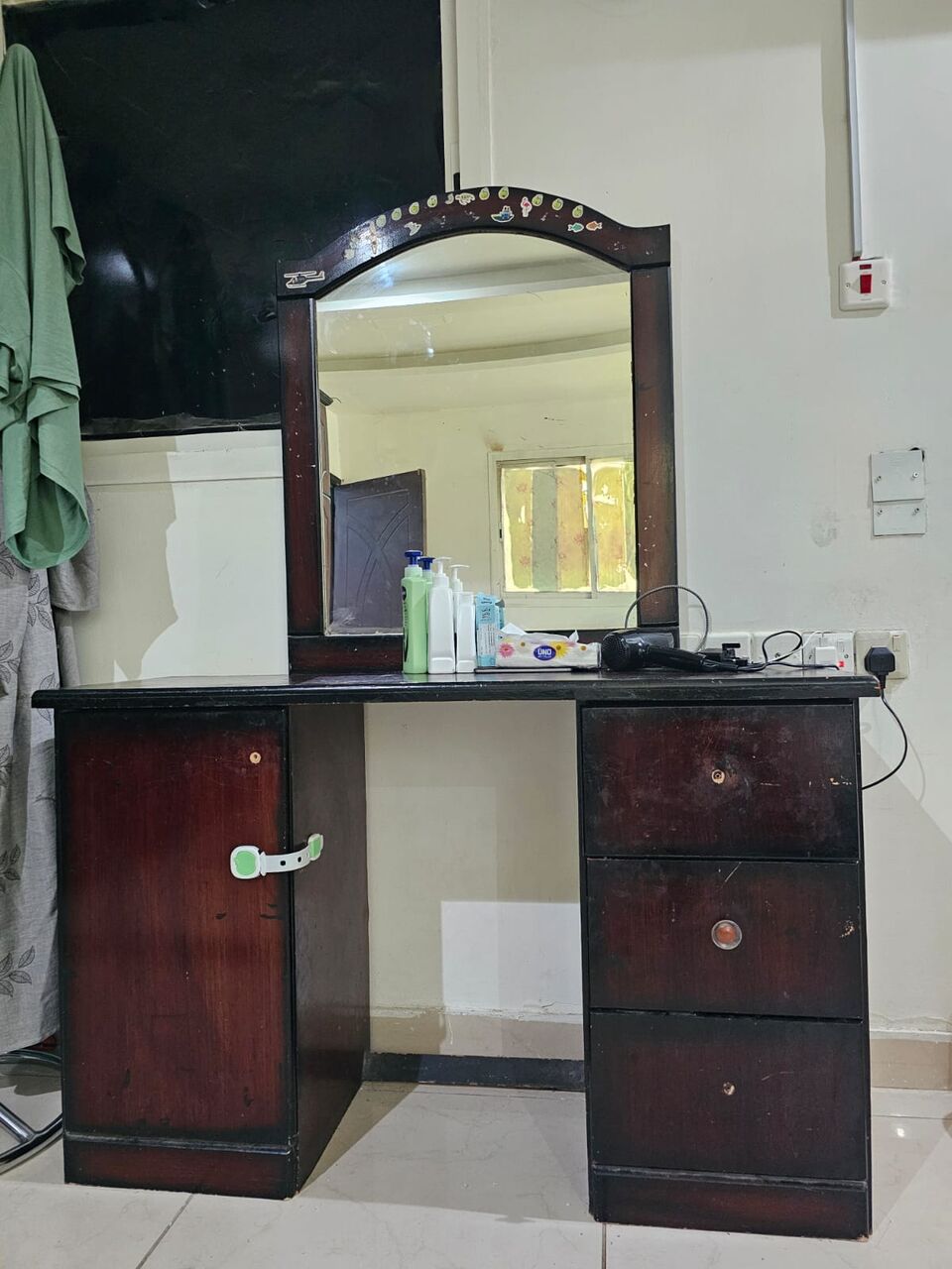 Riyadh, Furniture, SAR 600,  House Moving Sale: Complete Bedroom Sets, Wardrobes, Dining Table & More!