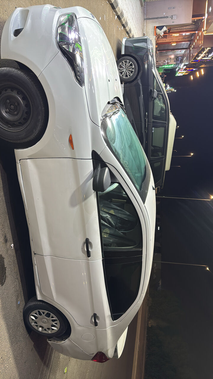 Jeddah, Vehicles, Cars & Trucks , SAR 9500,  Ford Fiesta,  2016,  Automatic,  245 KM,  FORD FIGO