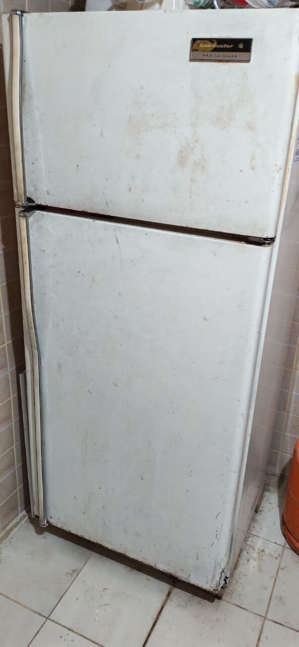 Riyadh, Appliances, SAR 350,  KELVINATOR REFRIGERATOR DOUBLE DOOR FOR SALE BIG SIZE AREA SHEMAYSI