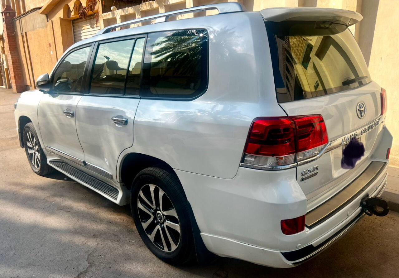 Riyadh, Vehicles, Cars & Trucks , SAR 170000,  Toyota Land Cruiser,  2019,  Automatic,  185000 KM,
