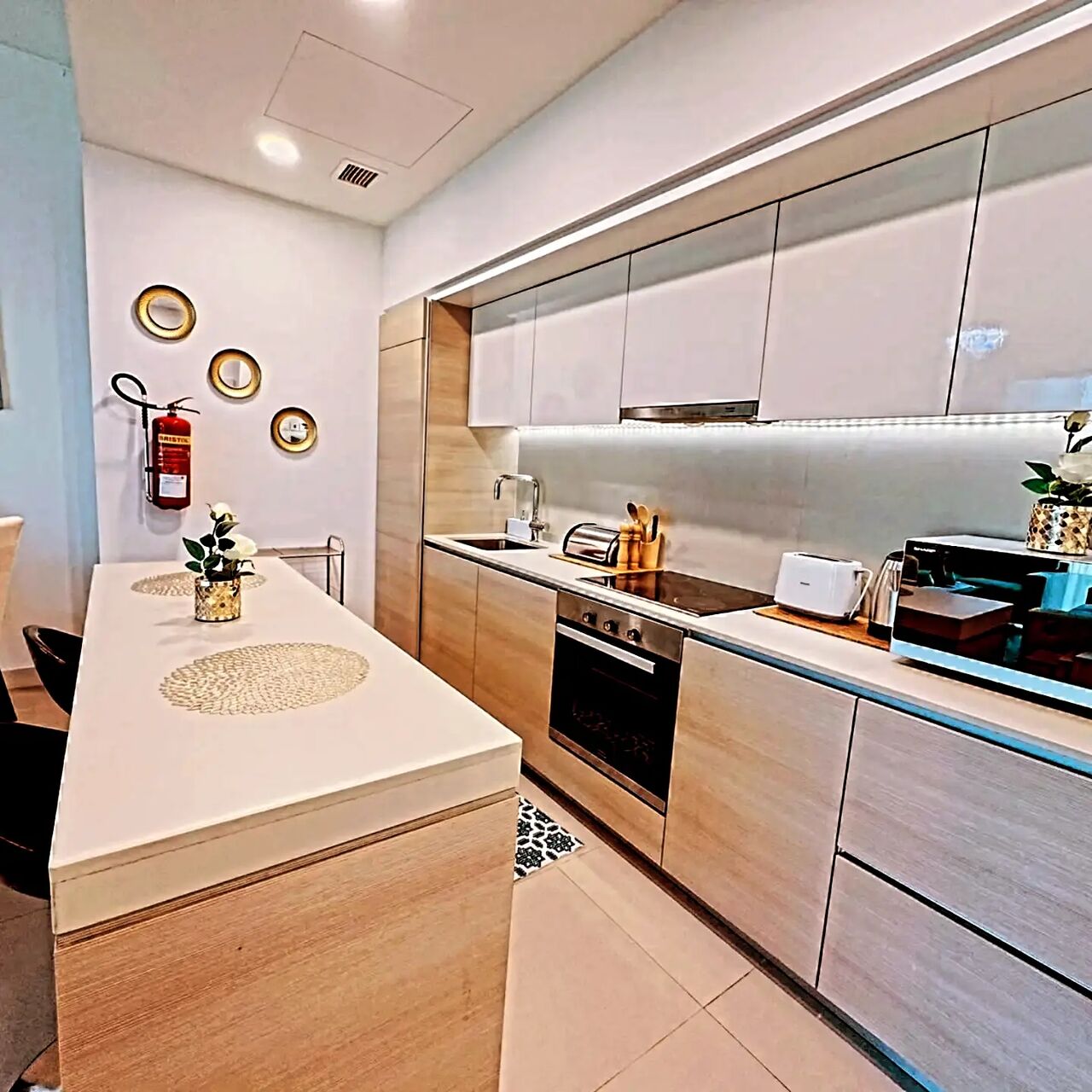 Manama, Apartments, Flats, Houses & Villas, BHD 500/year,  2 BR,  Luxury Bright 2 Bedroom For Rent In Marassi