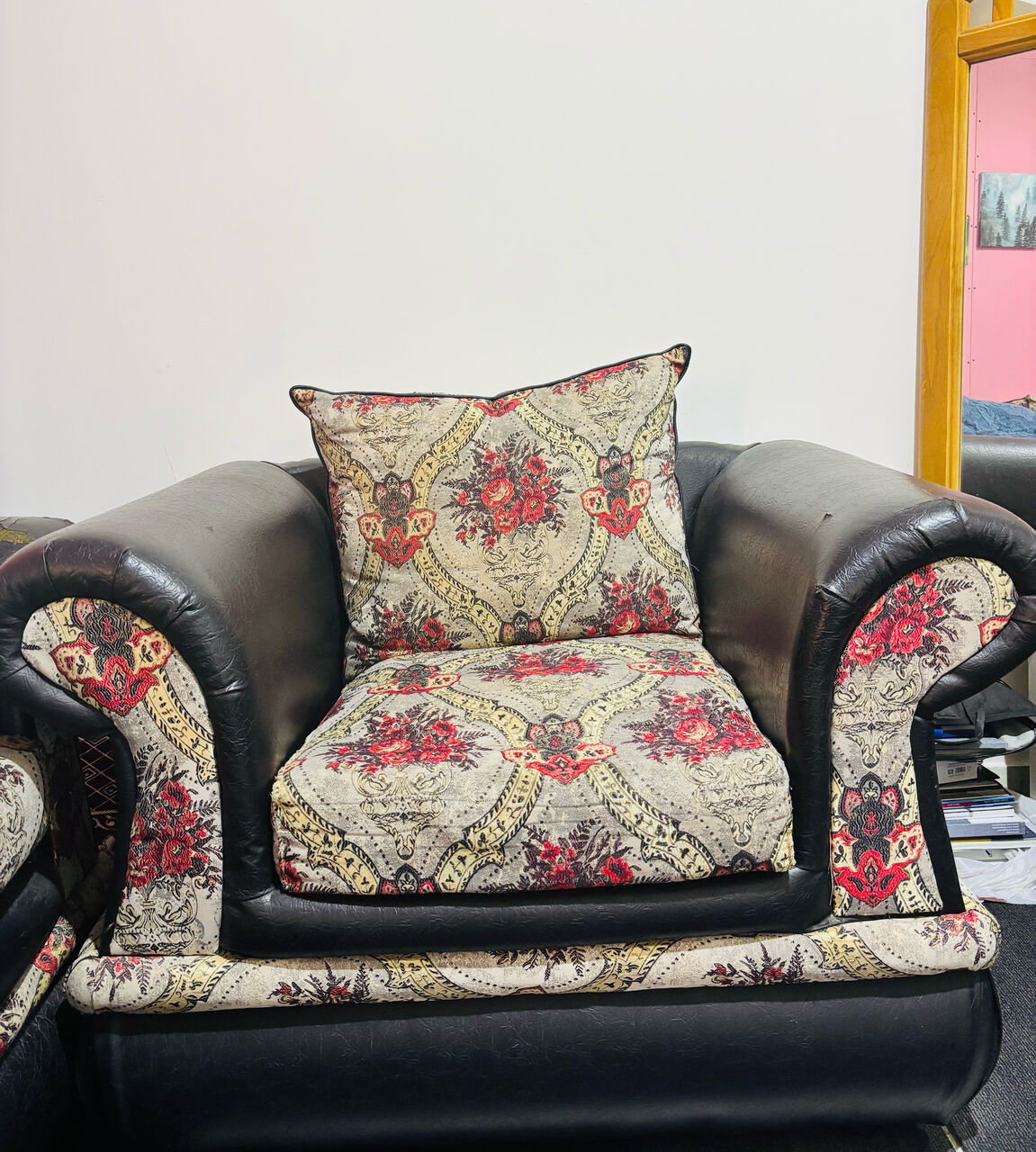 Riyadh, Furniture, SAR 600,  Leather Sofa For Sale - 5 Seater (3+1+1)