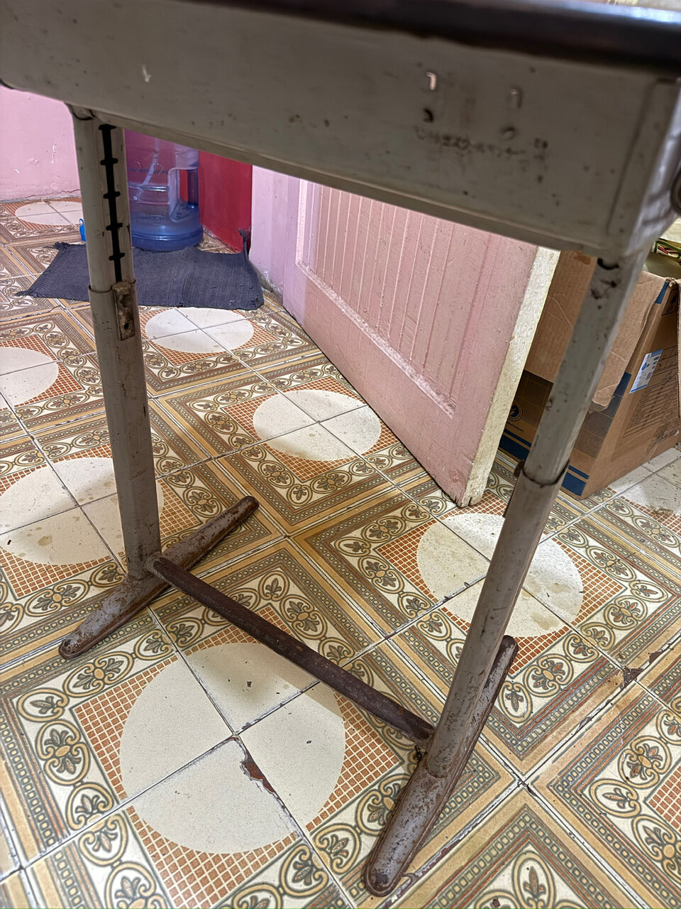 Jeddah, Furniture, SAR 25,  Table For Sale (0504526570)